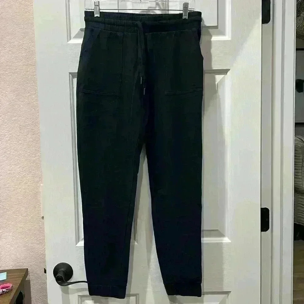 Black medium weight jogger. Size S - Picture 9 of 10